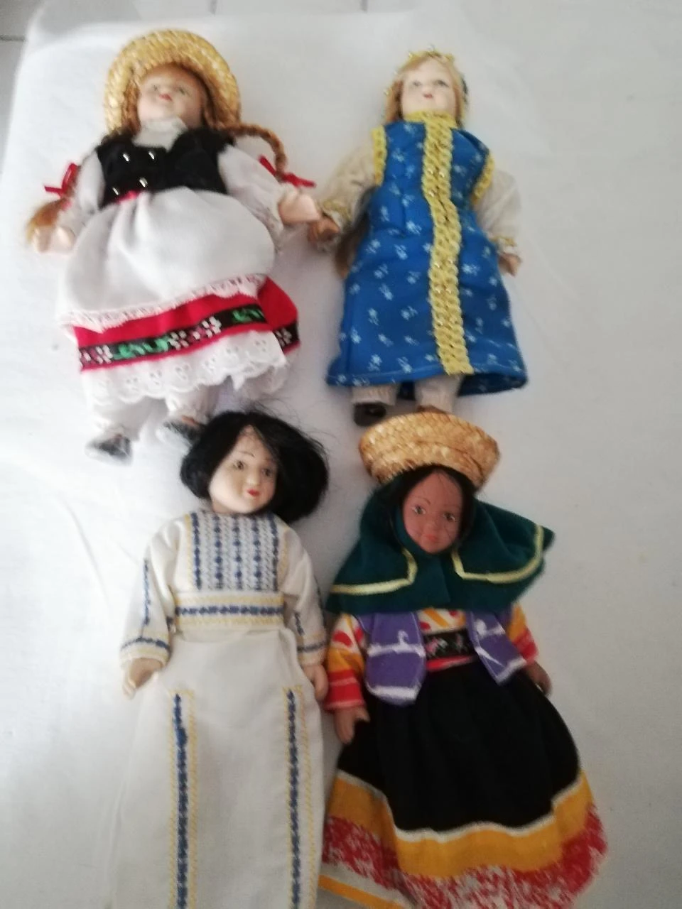 poupée porcelaine